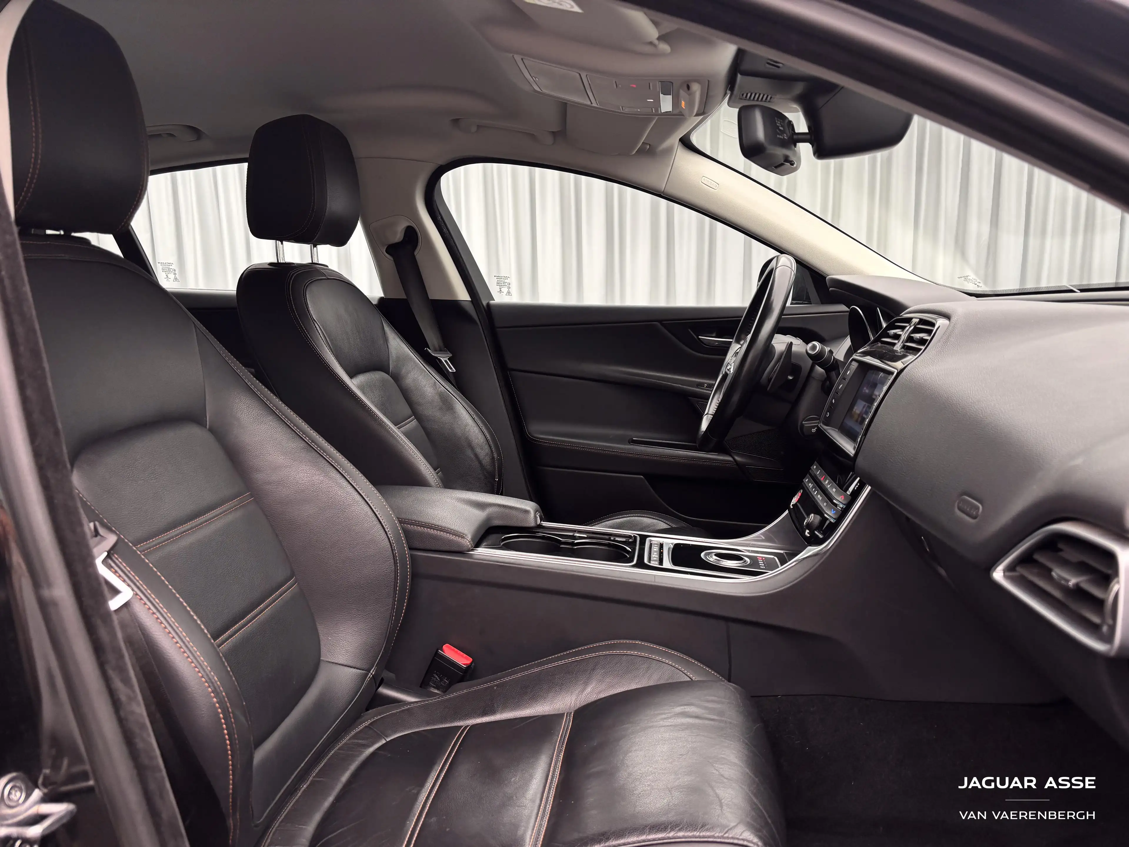 Jaguar XE 2.0l diesel — photo 3