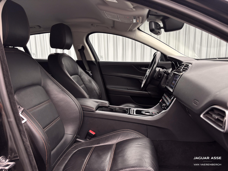 Jaguar XE 2.0l diesel — photo 3