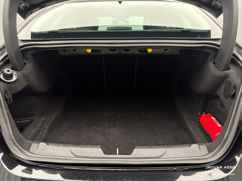 Jaguar XE 2.0l diesel — photo 15