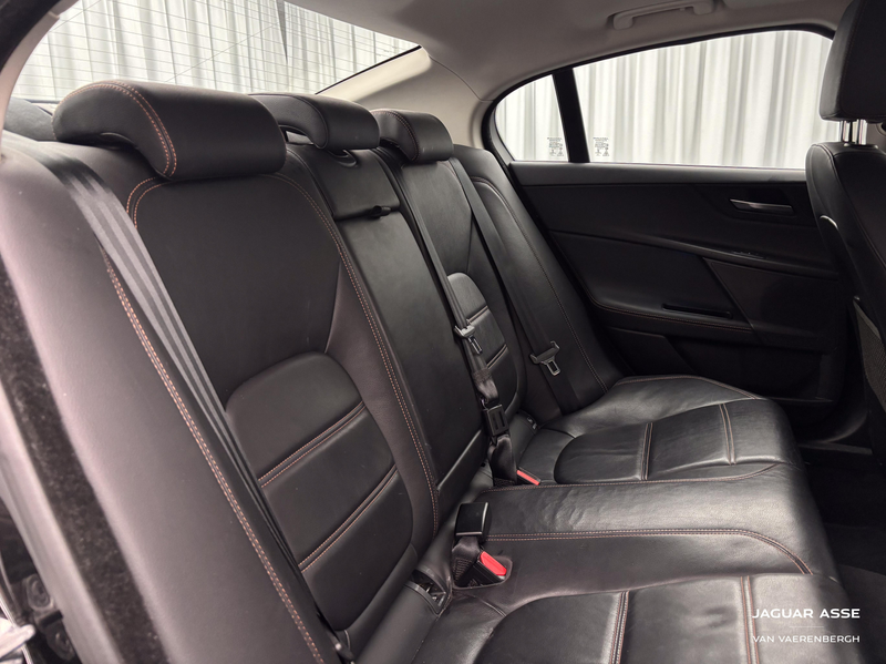 Jaguar XE 2.0l diesel — photo 5