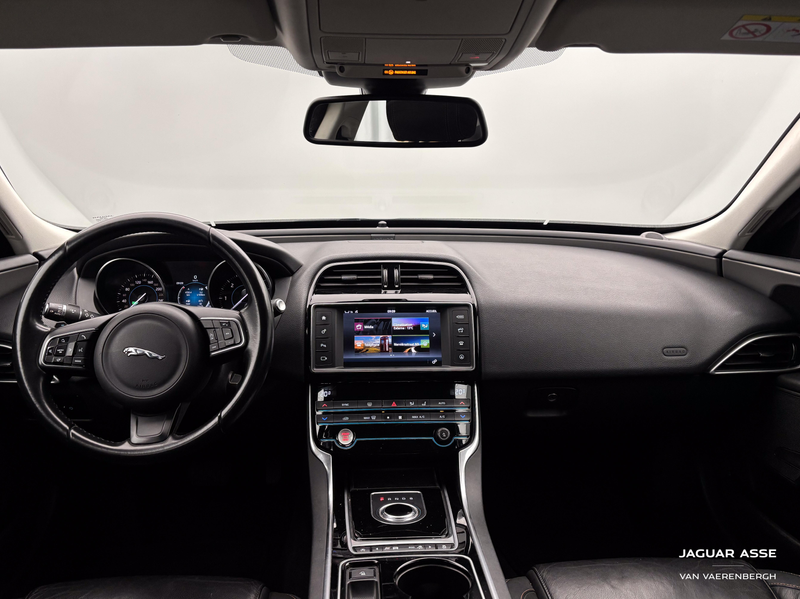 Jaguar XE 2.0l diesel — photo 4