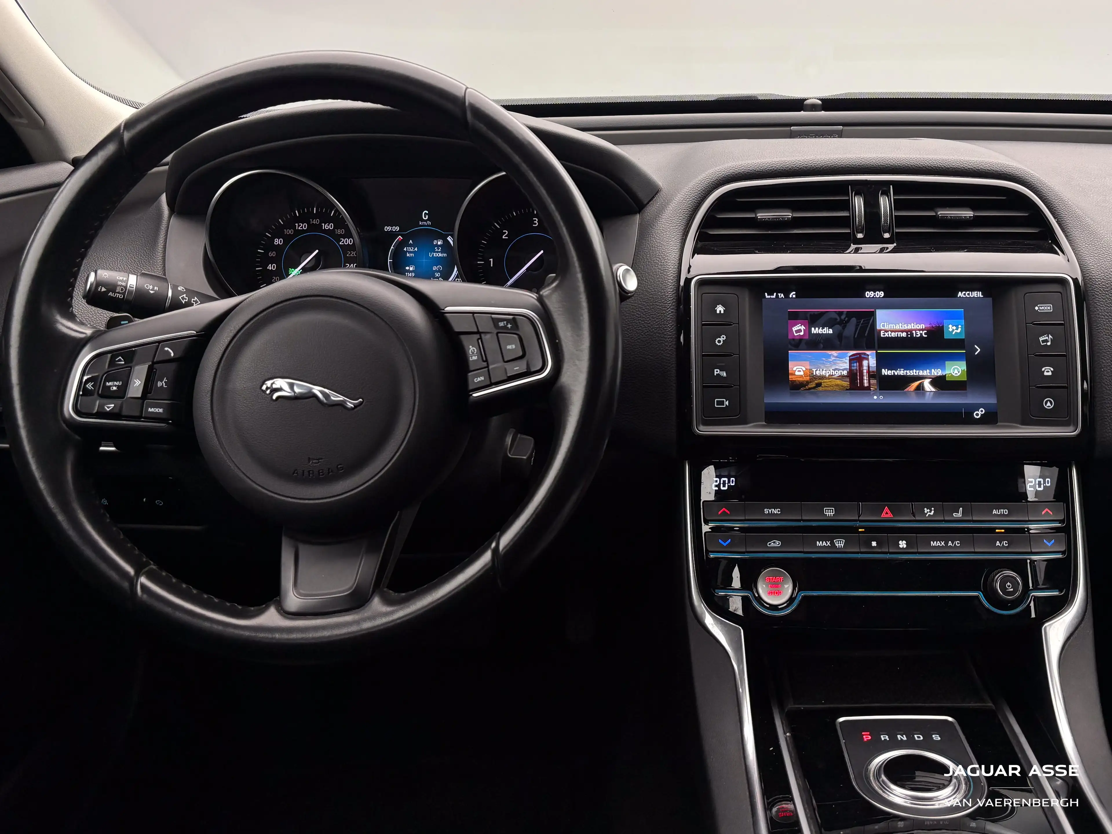 Jaguar XE 2.0l diesel — photo 12