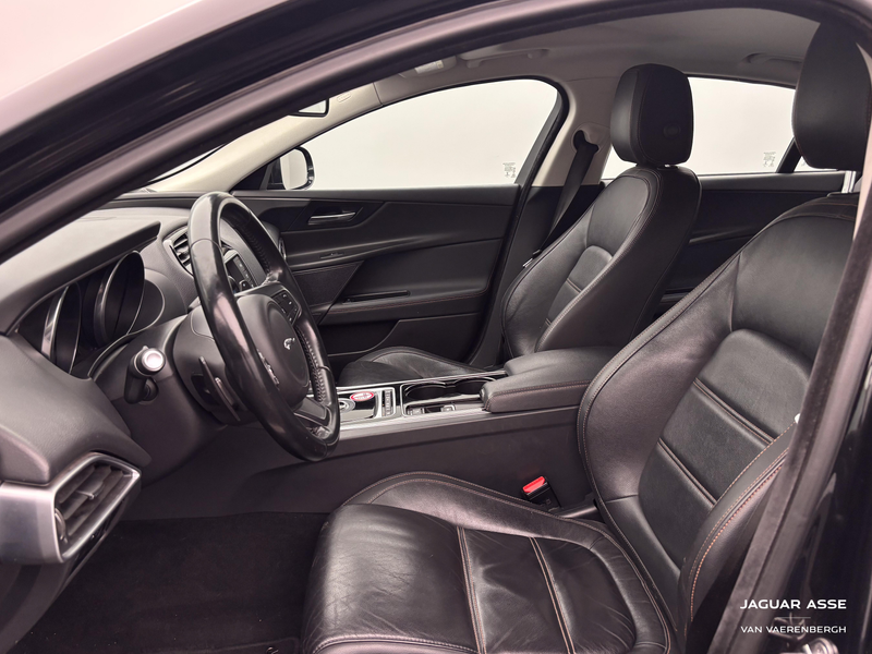 Jaguar XE 2.0l diesel — photo 10