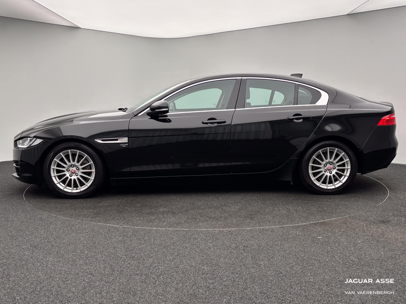 Jaguar XE 2.0l diesel — photo 6