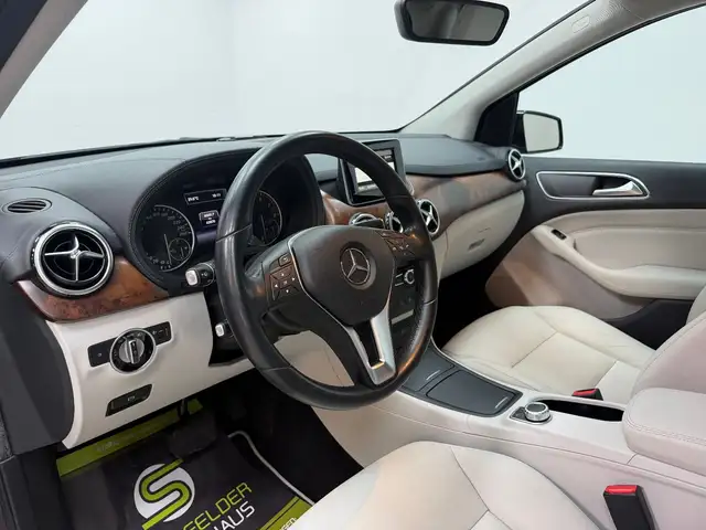 Mercedes-Benz B Class view 9
