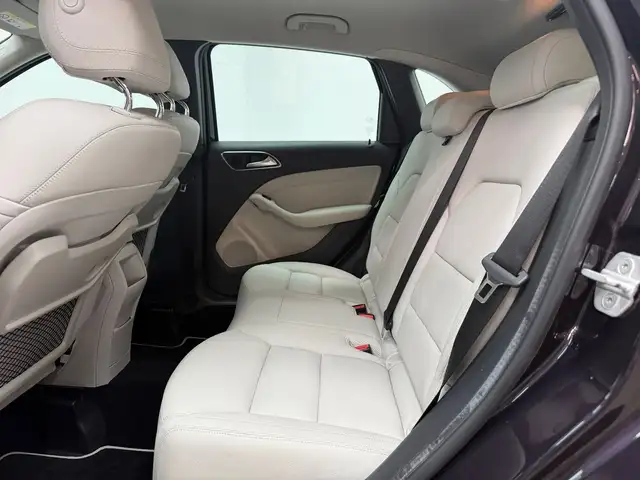Mercedes-Benz B Class view 13