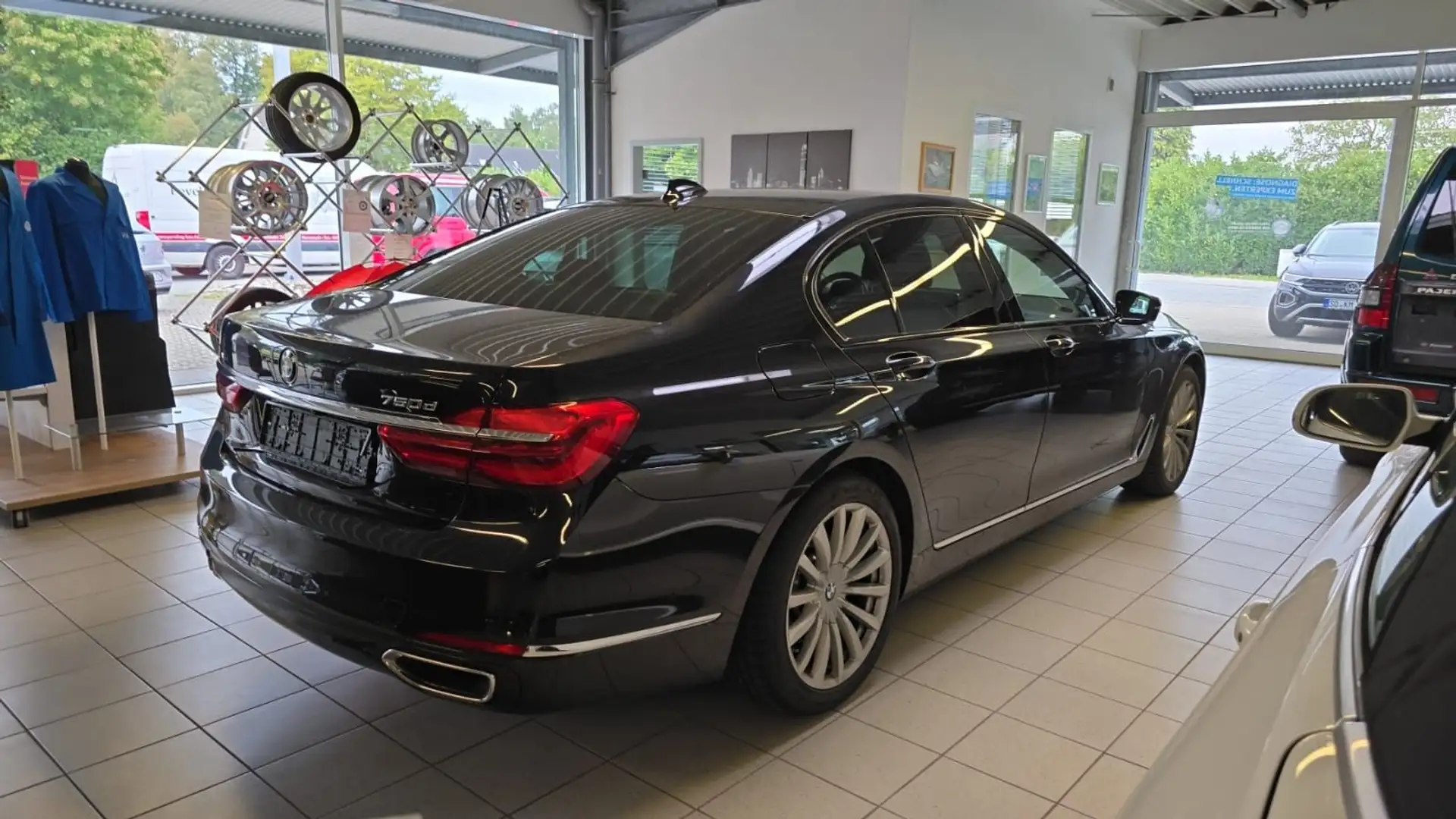 BMW 750 d xDrive Standh Laser HuD Schiebed ACC Lane Noir - 2