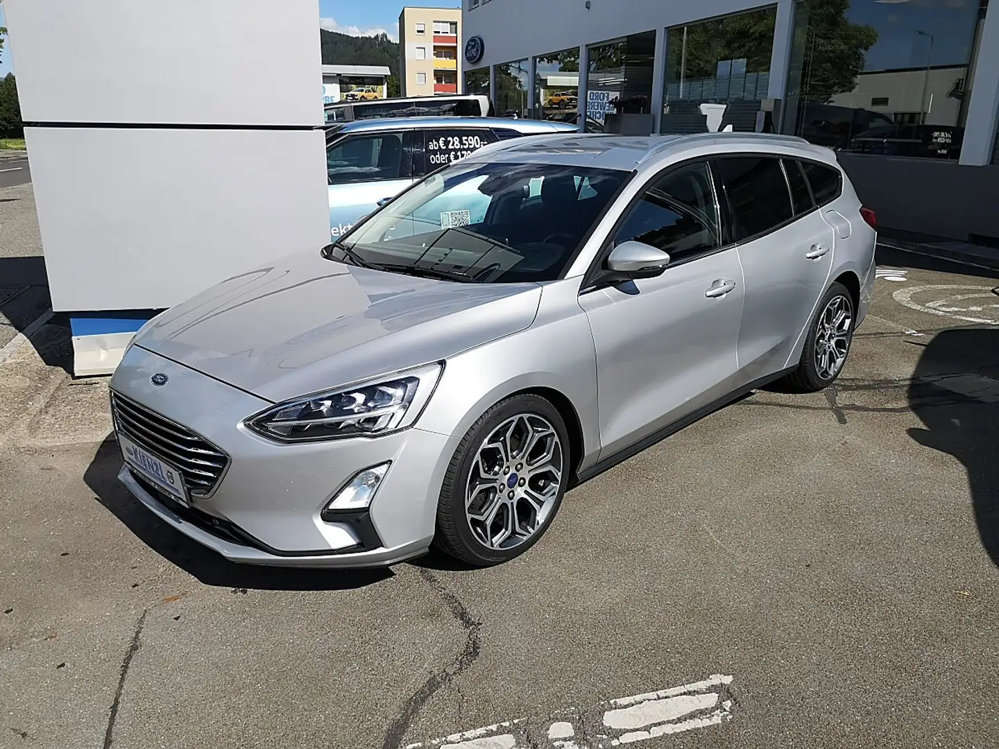 Ford Focus Traveller Automatik Silber - 1