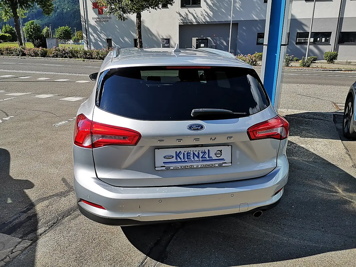 Ford Focus Traveller Automatik Silber - 2