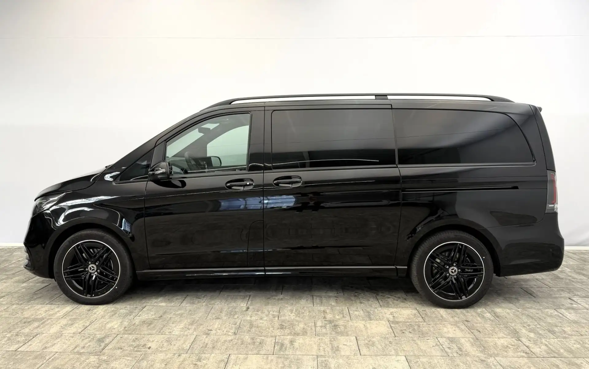 벤츠 Mercedes-Benz V-Class V 300 2026 검정 사진 5