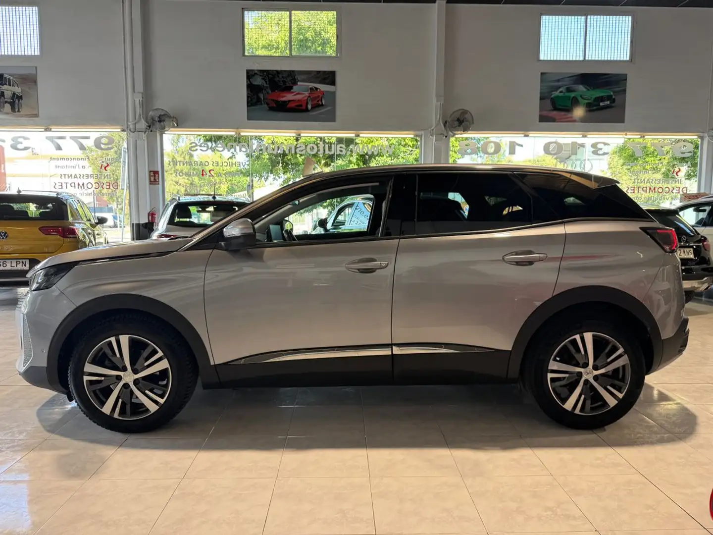 Peugeot 3008 1.5B-HDI 130CV ALLURE.- " NACIONAL ".- " BAJO CONS Gris - 2