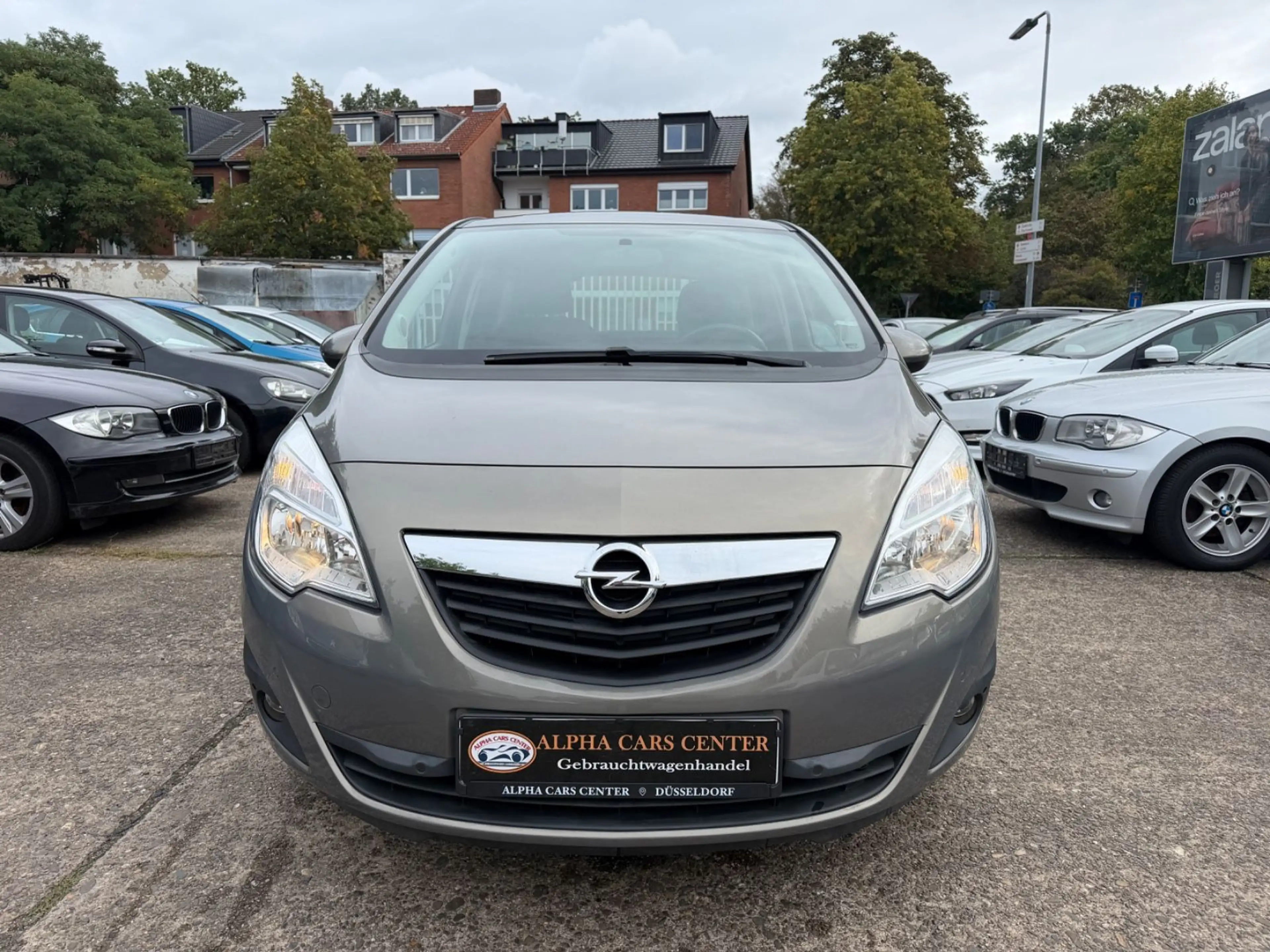 Opel Meriva B Design Edition nur 36000KM 1.Hand — photo 2