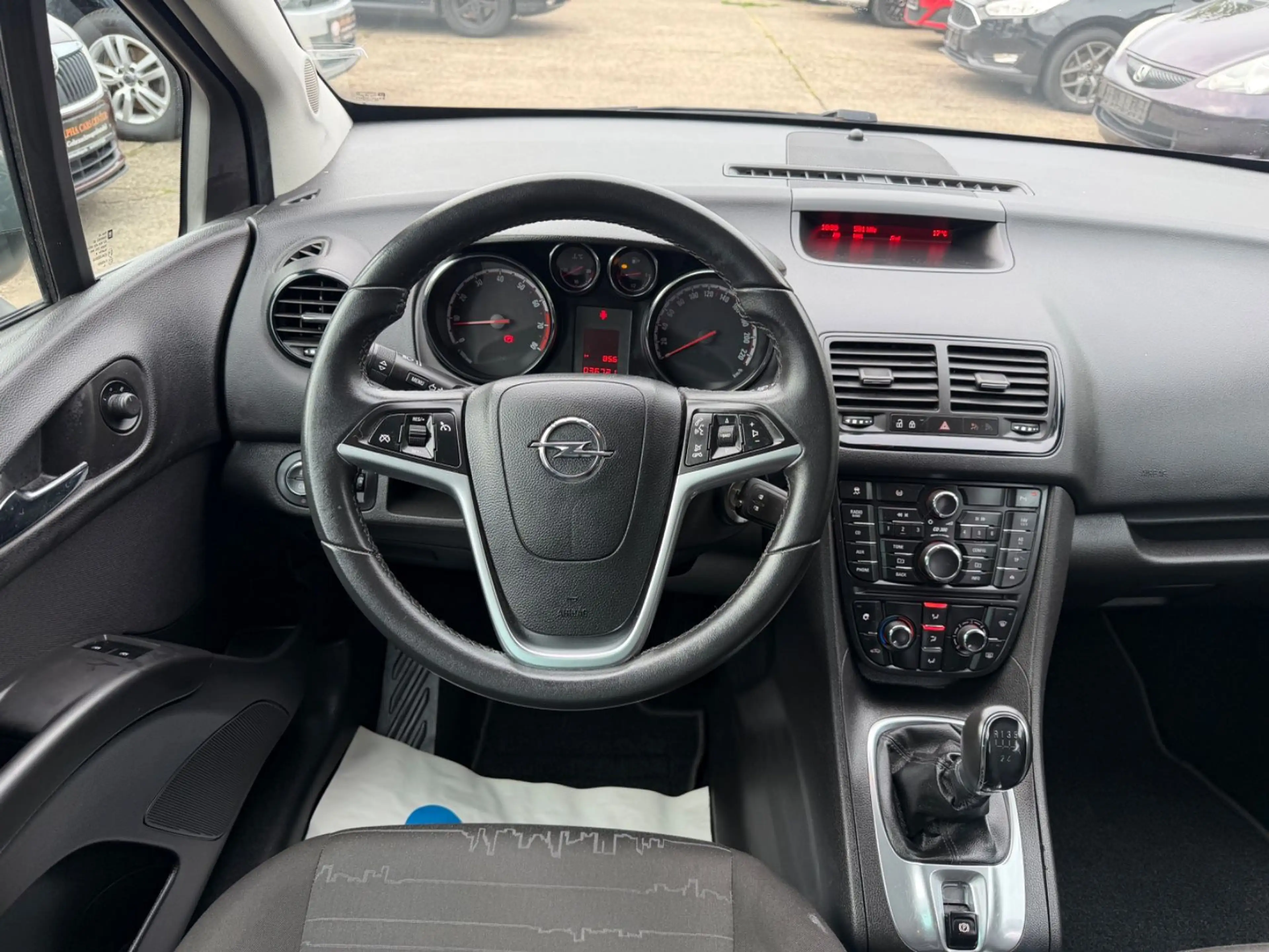 Opel Meriva B Design Edition nur 36000KM 1.Hand — photo 14