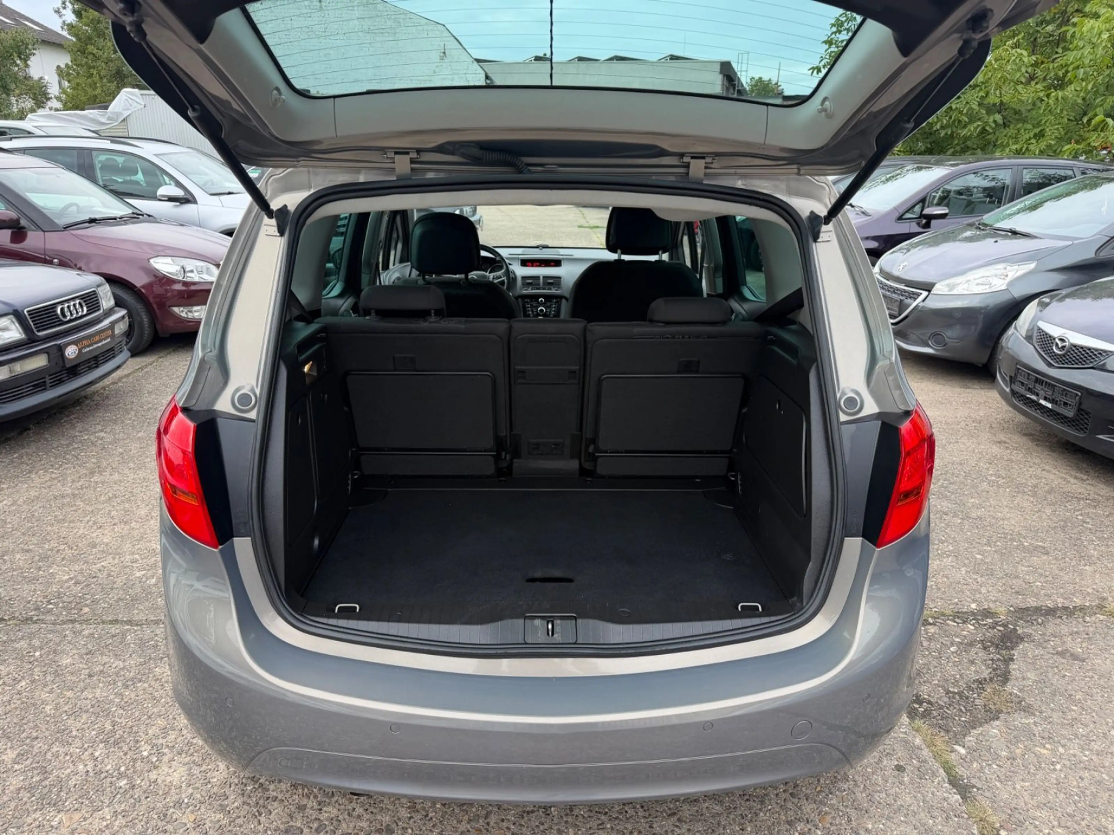 Opel Meriva B Design Edition nur 36000KM 1.Hand — photo 11