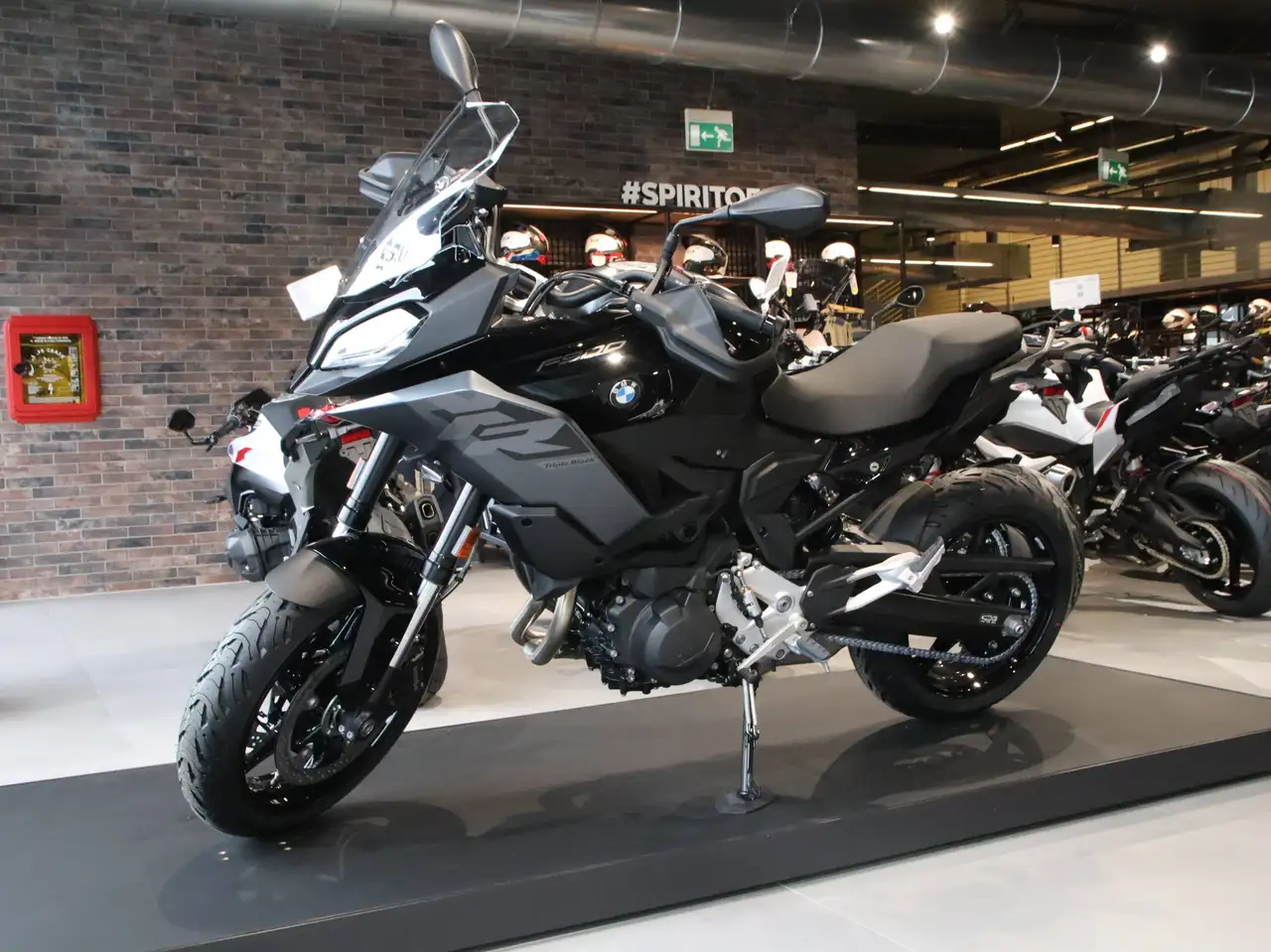 BMW F 900 XR