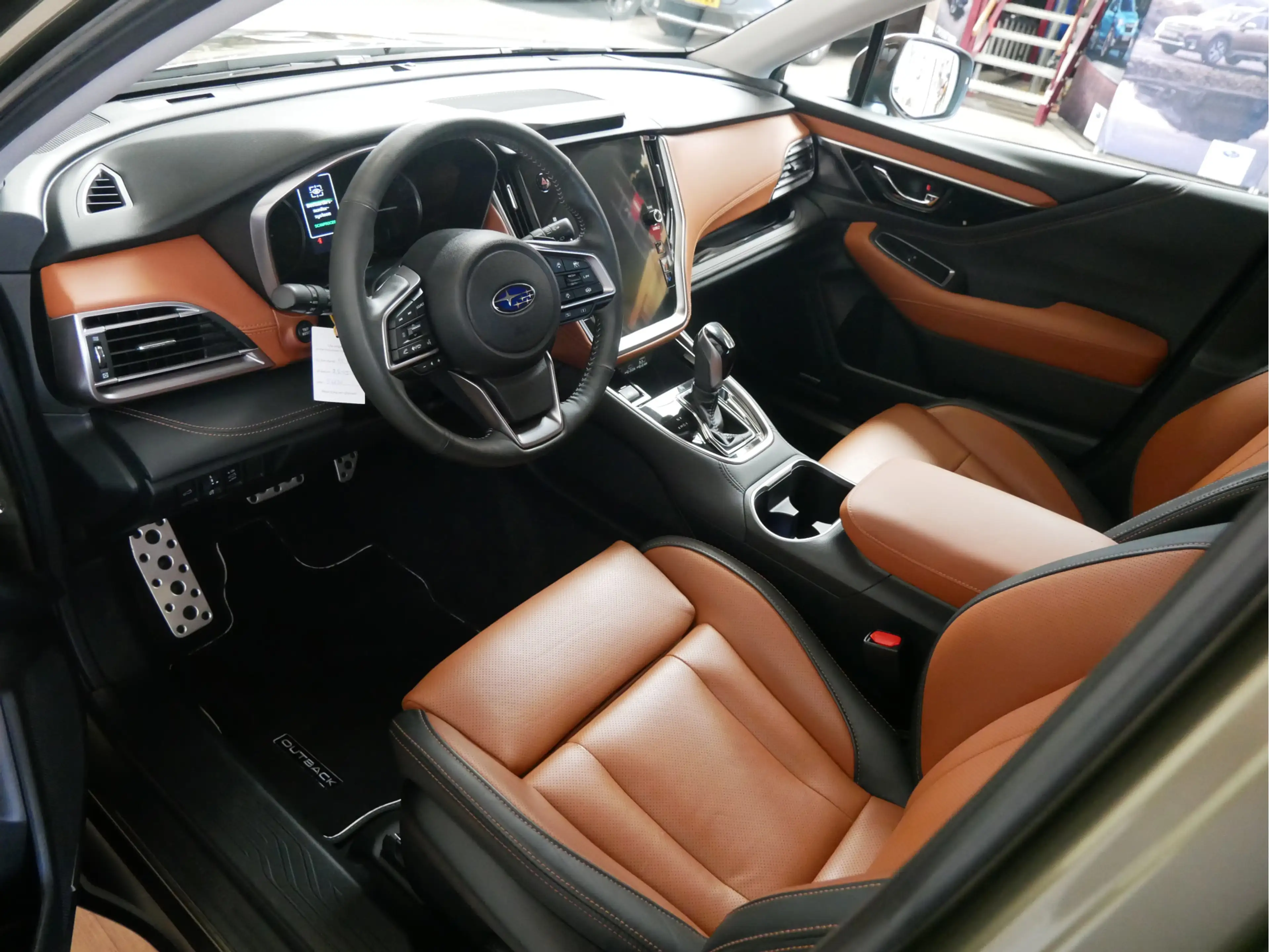 Subaru OUTBACK 2.5i Premium — photo 11