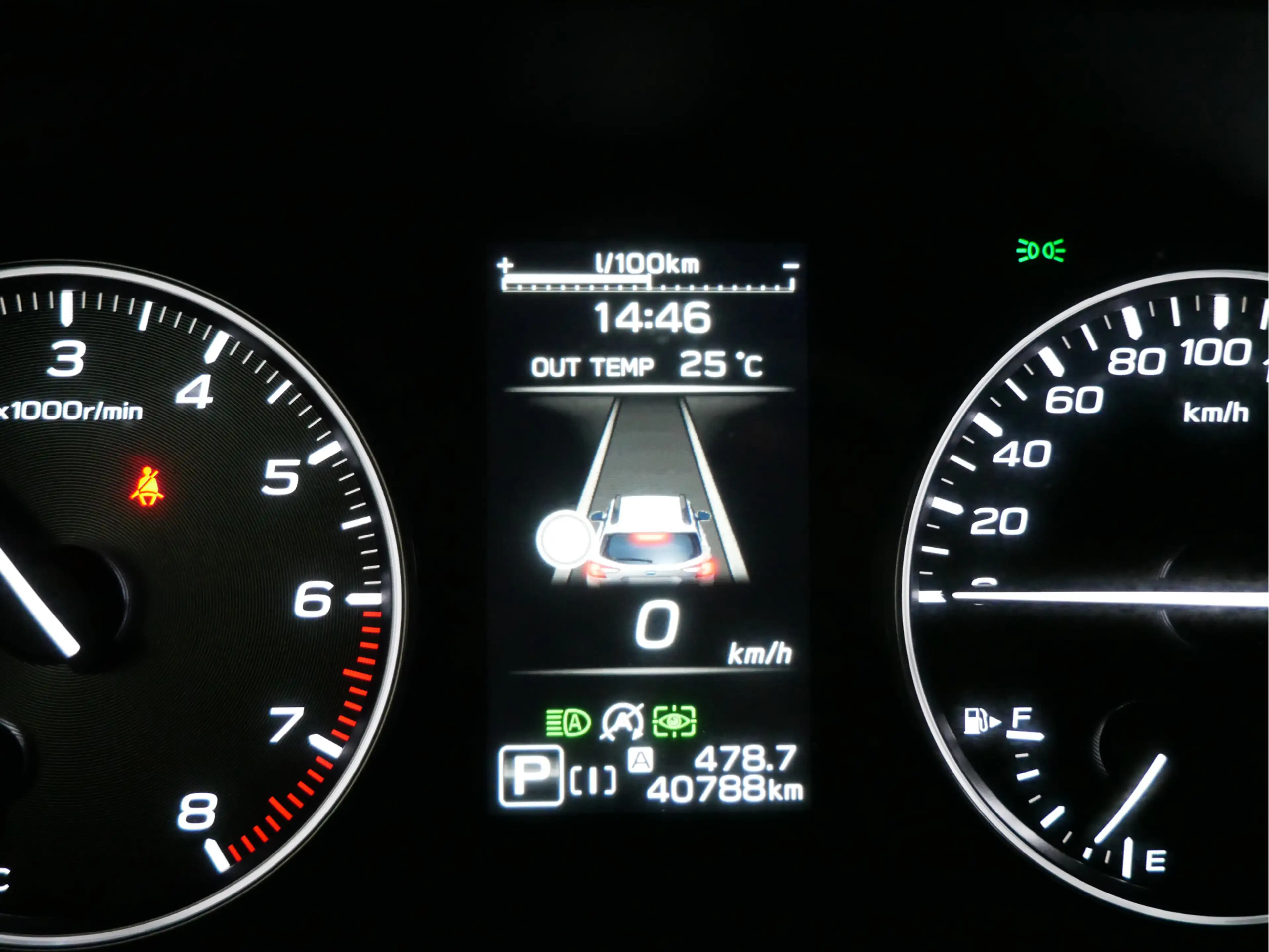 Subaru OUTBACK 2.5i Premium — photo 14