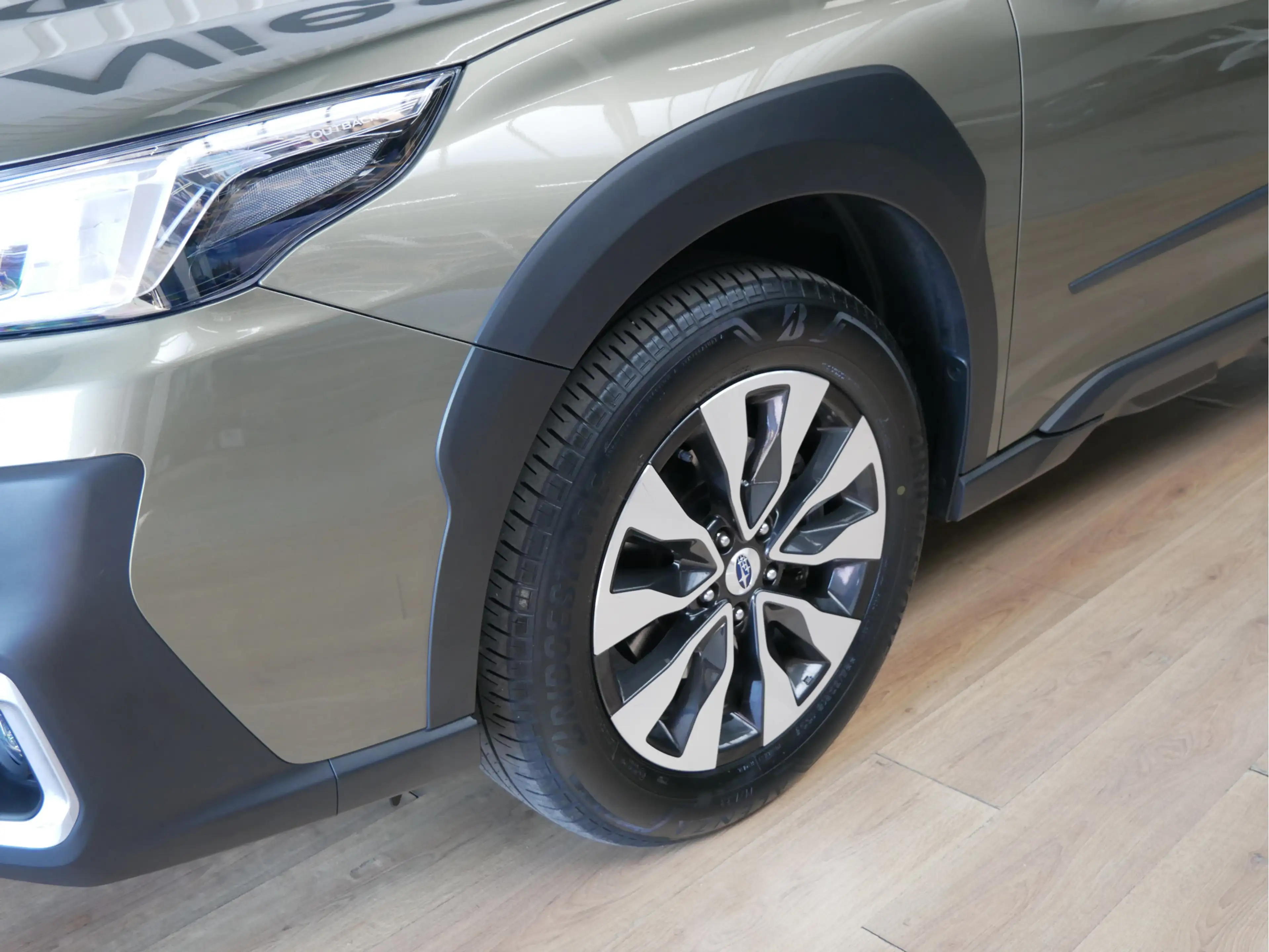 Subaru OUTBACK 2.5i Premium — photo 32