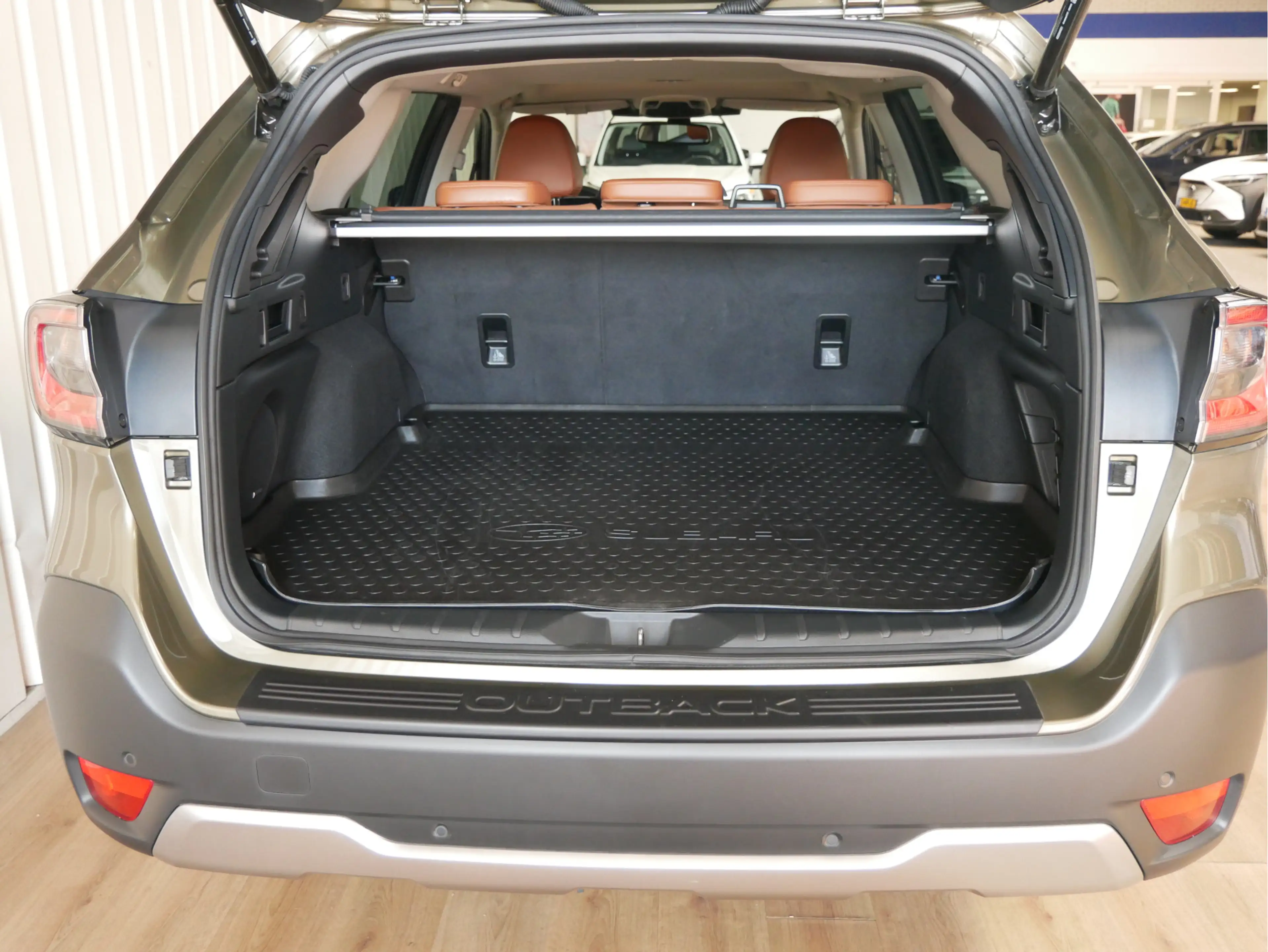 Subaru OUTBACK 2.5i Premium — photo 28