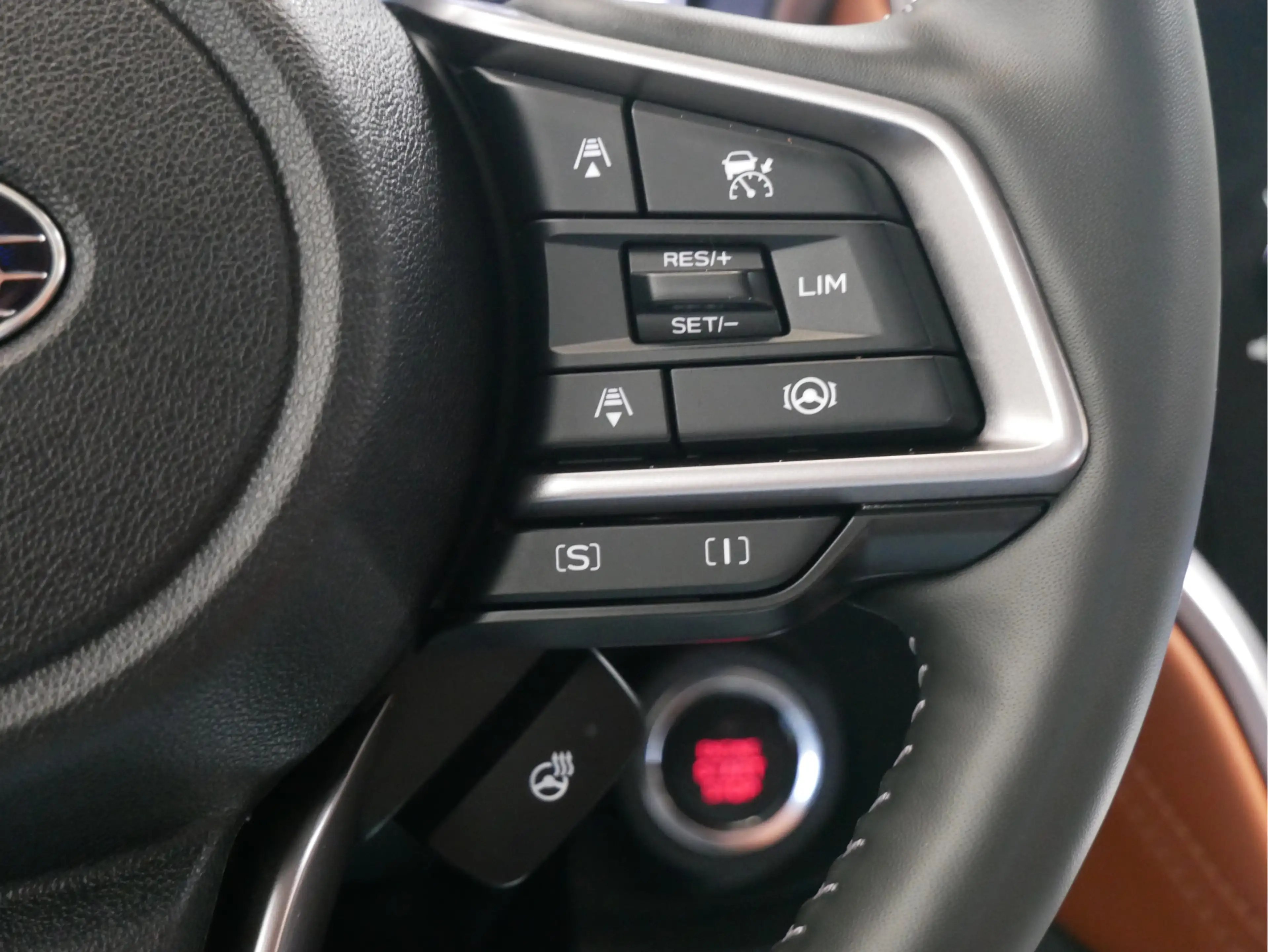Subaru OUTBACK 2.5i Premium — photo 22