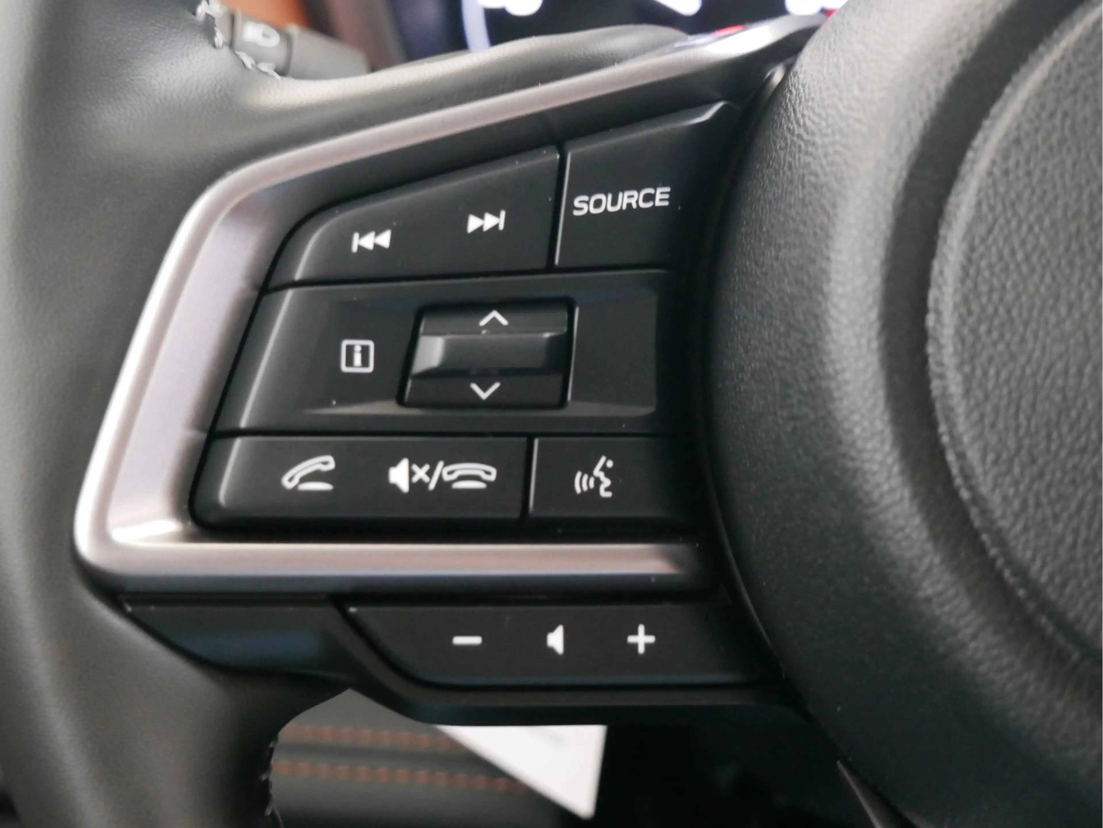Subaru OUTBACK 2.5i Premium — photo 23