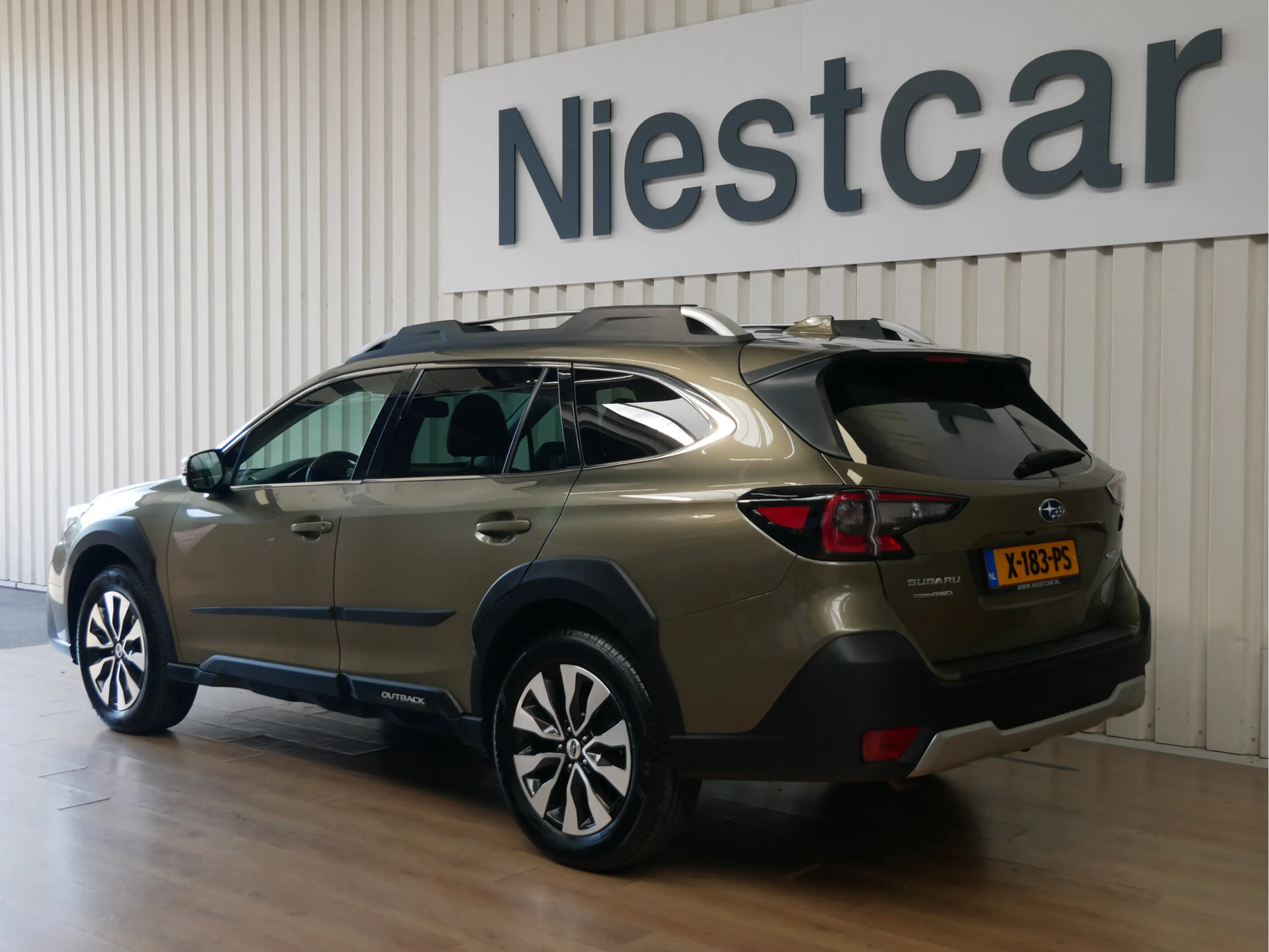 Subaru OUTBACK 2.5i Premium — photo 4