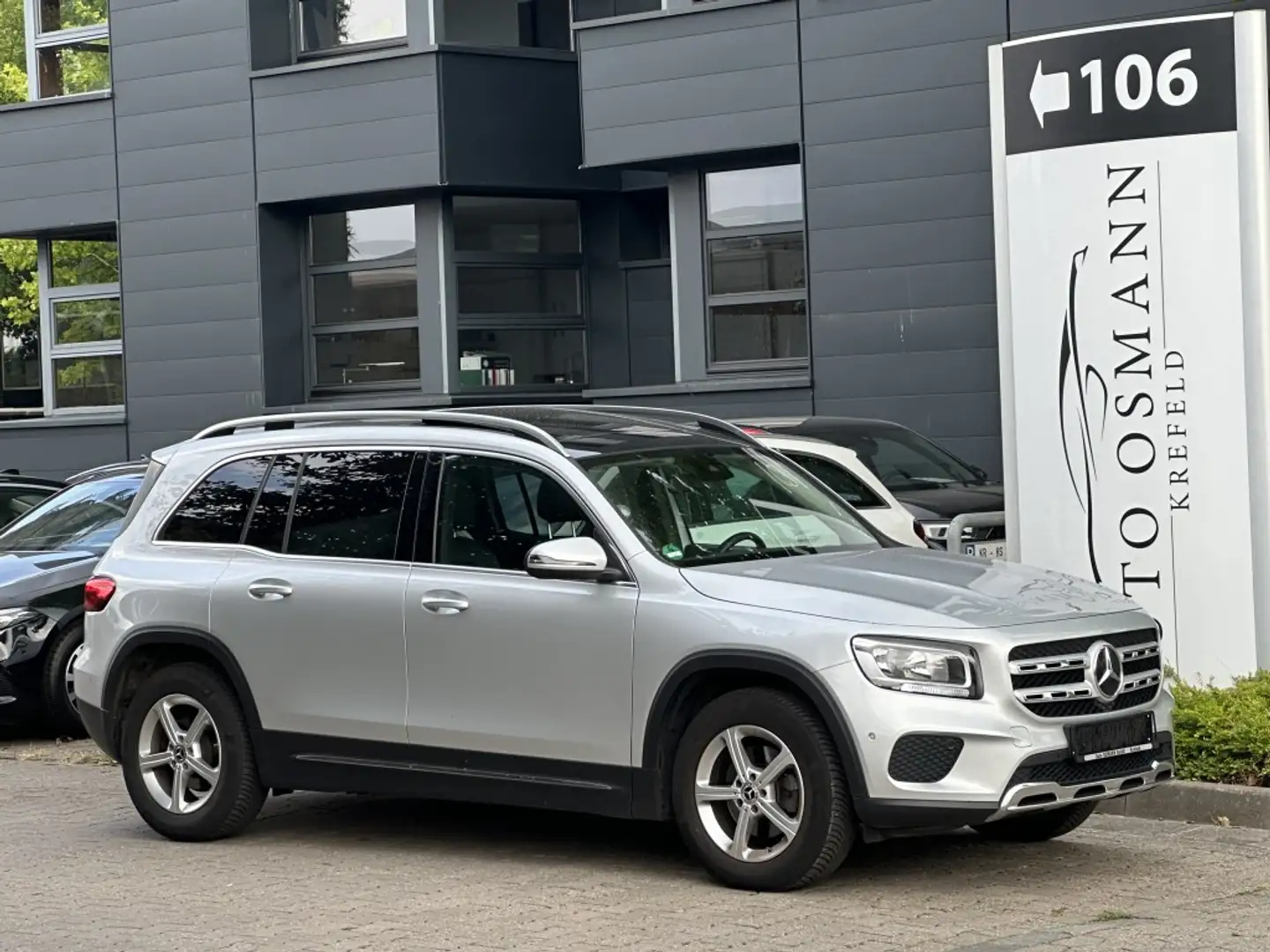 Mercedes-Benz GLB 180 d 8G-DCT Progressive   PANO   AHK Silber - 1