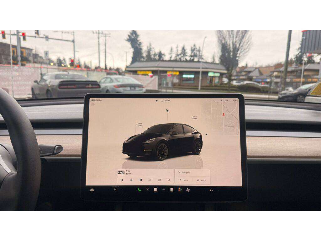 2023 Tesla Model Y — view 13