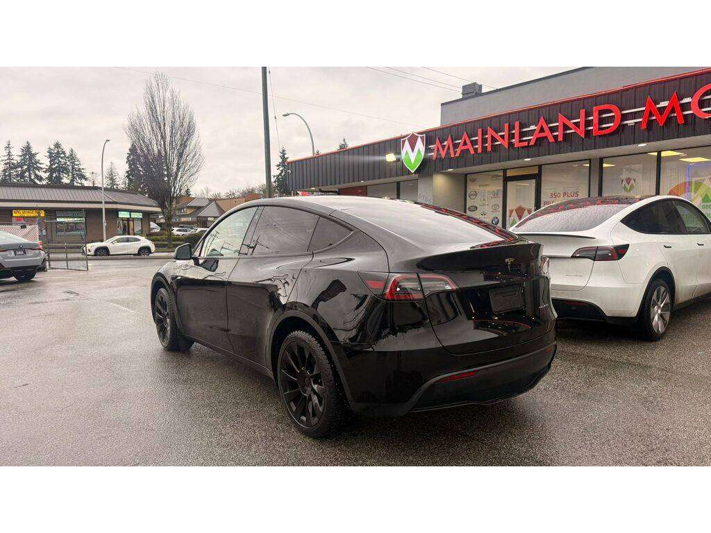 2023 Tesla Model Y — view 7