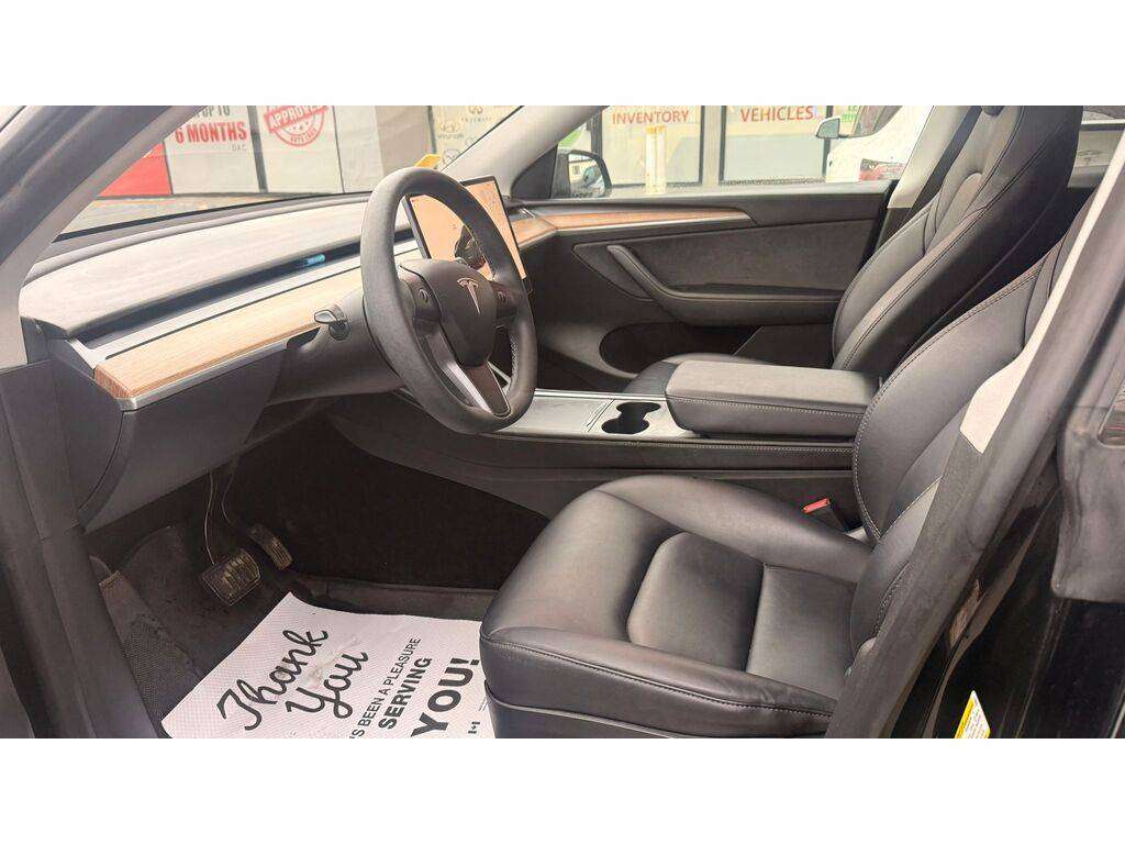 2023 Tesla Model Y — view 9