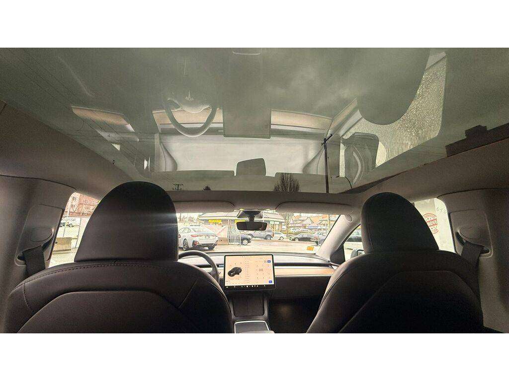 2023 Tesla Model Y — view 11
