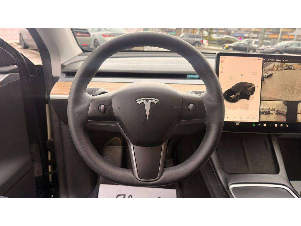 2023 Tesla Model Y — view 10