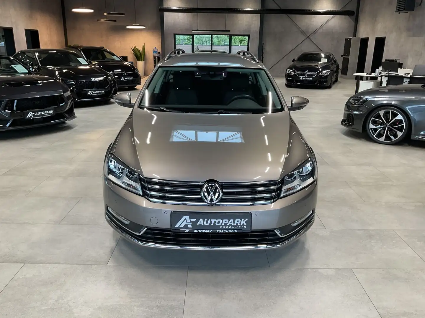 Volkswagen Passat Variant 1.4 TSI Comfortline PDC Sitzheiz. Braun - 2
