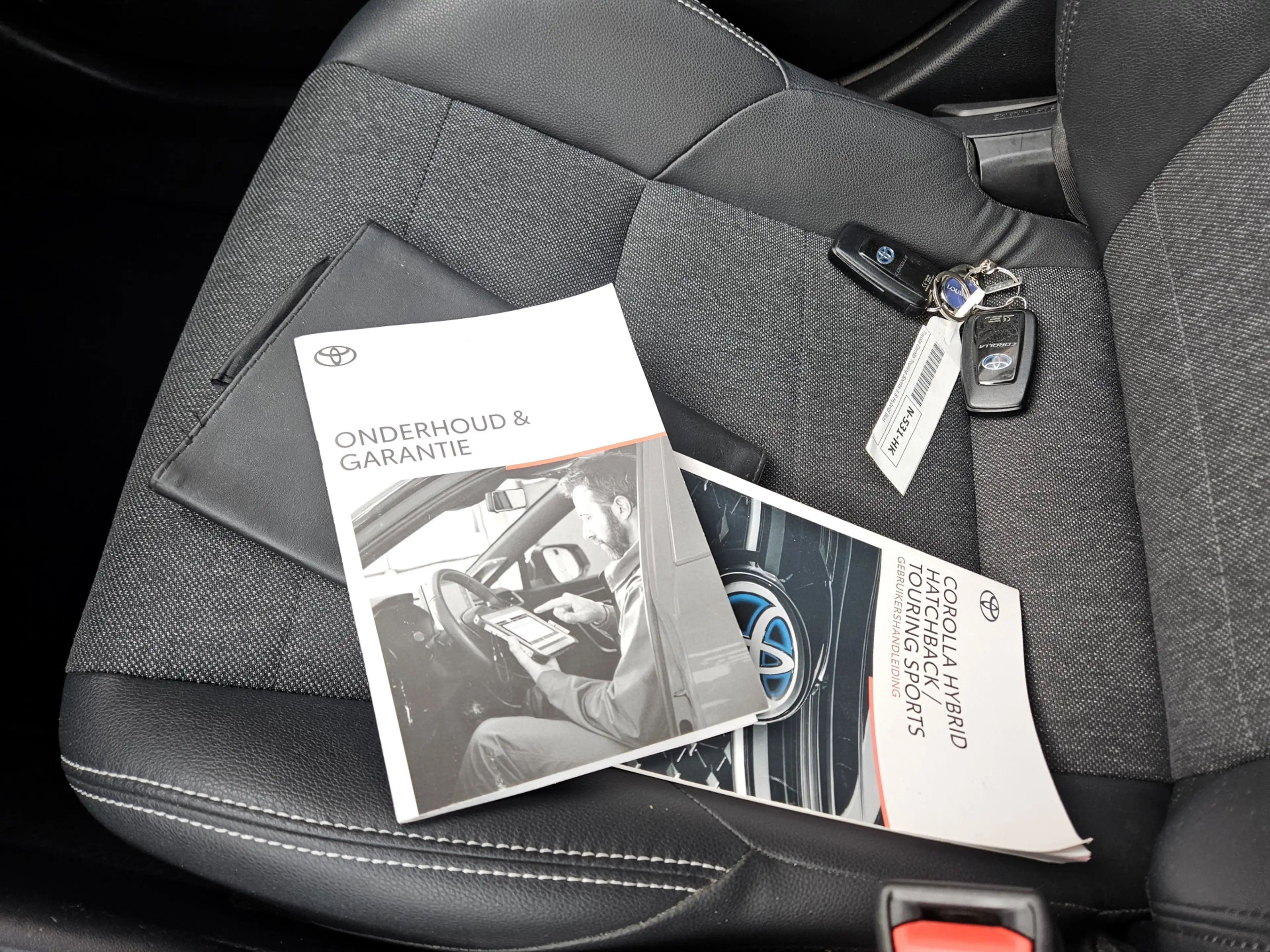 Toyota Corolla Touring Sports 1.8 Hybrid Business Plus — photo 21