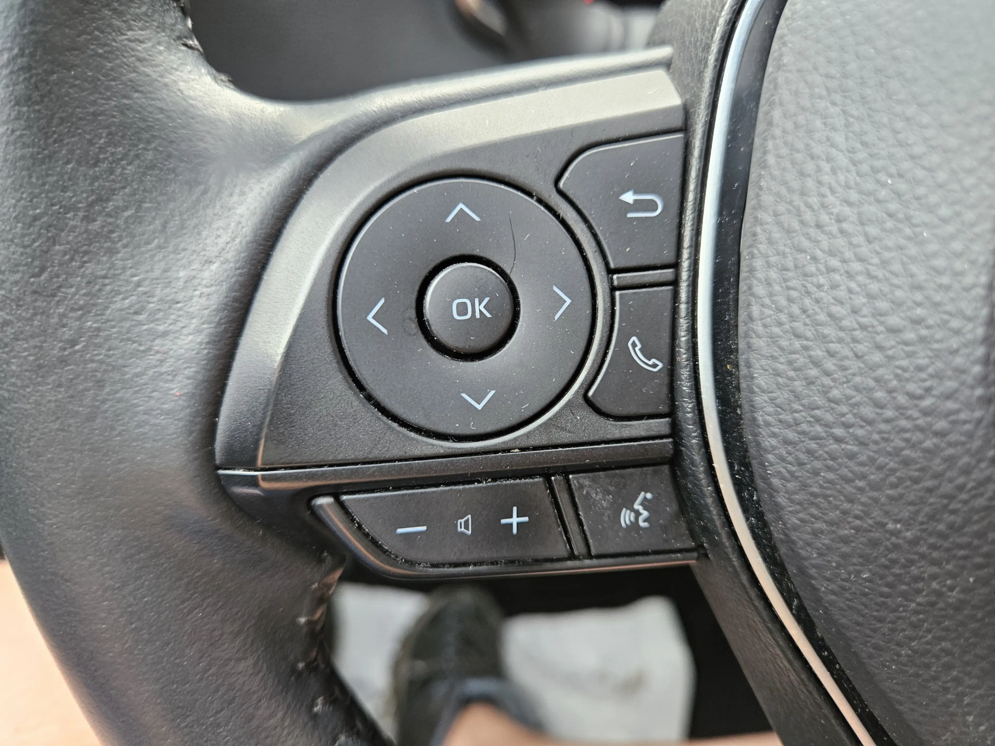 Toyota Corolla Touring Sports 1.8 Hybrid Business Plus — photo 17