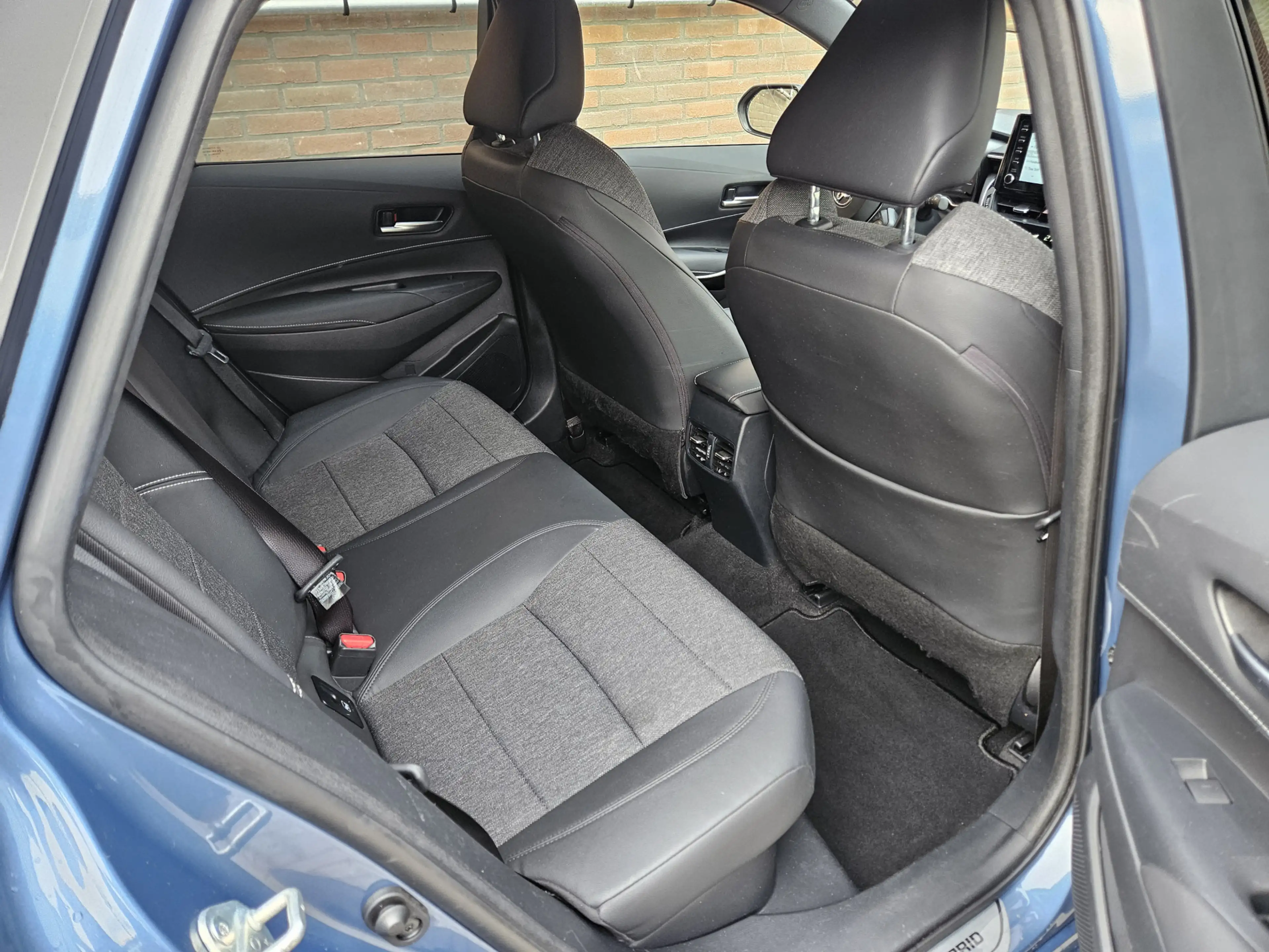 Toyota Corolla Touring Sports 1.8 Hybrid Business Plus — photo 30