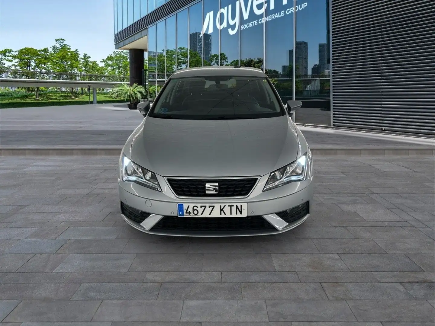 SEAT Leon 1.4 TGI GNC S&S Style DSG 110 Silber - 2