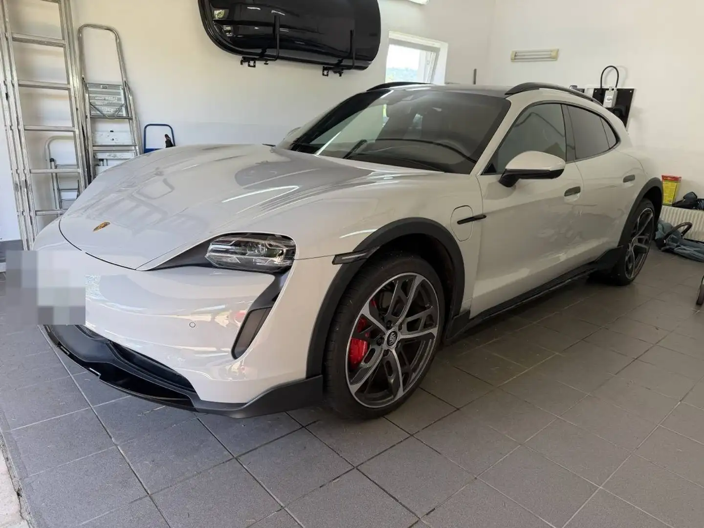 Porsche Taycan Taycan 4SCross Turismo 83,7kWh 4S Cross Turismo Grau - 1