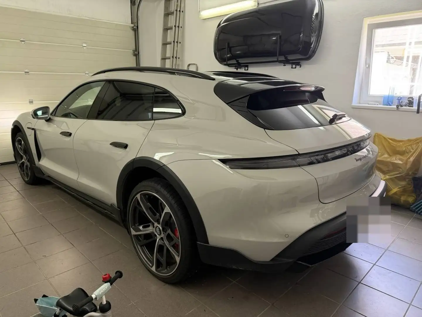 Porsche Taycan Taycan 4SCross Turismo 83,7kWh 4S Cross Turismo Grau - 2