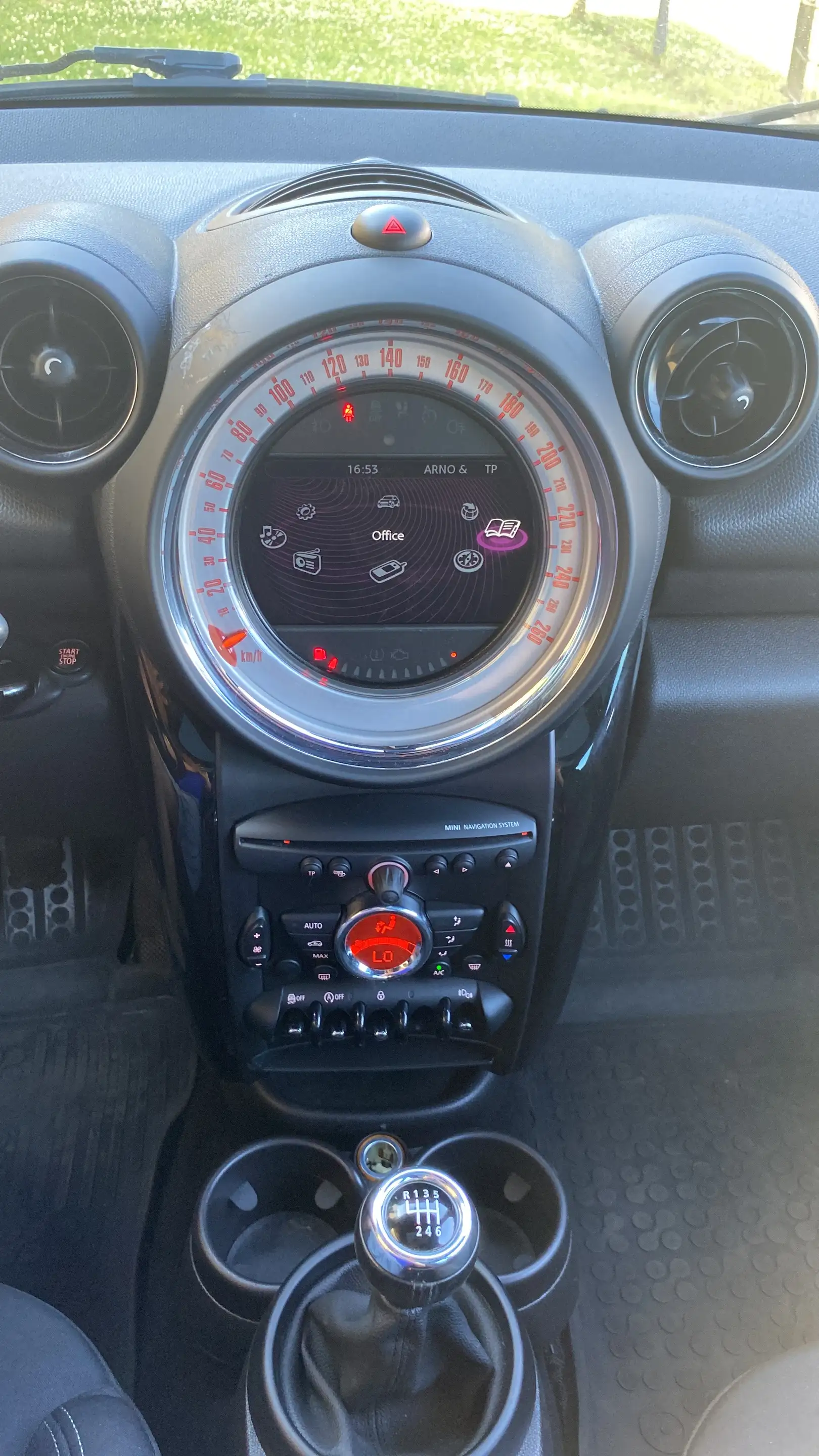 MINI Cooper D Countryman Mini Cooper D Countryman — photo 10