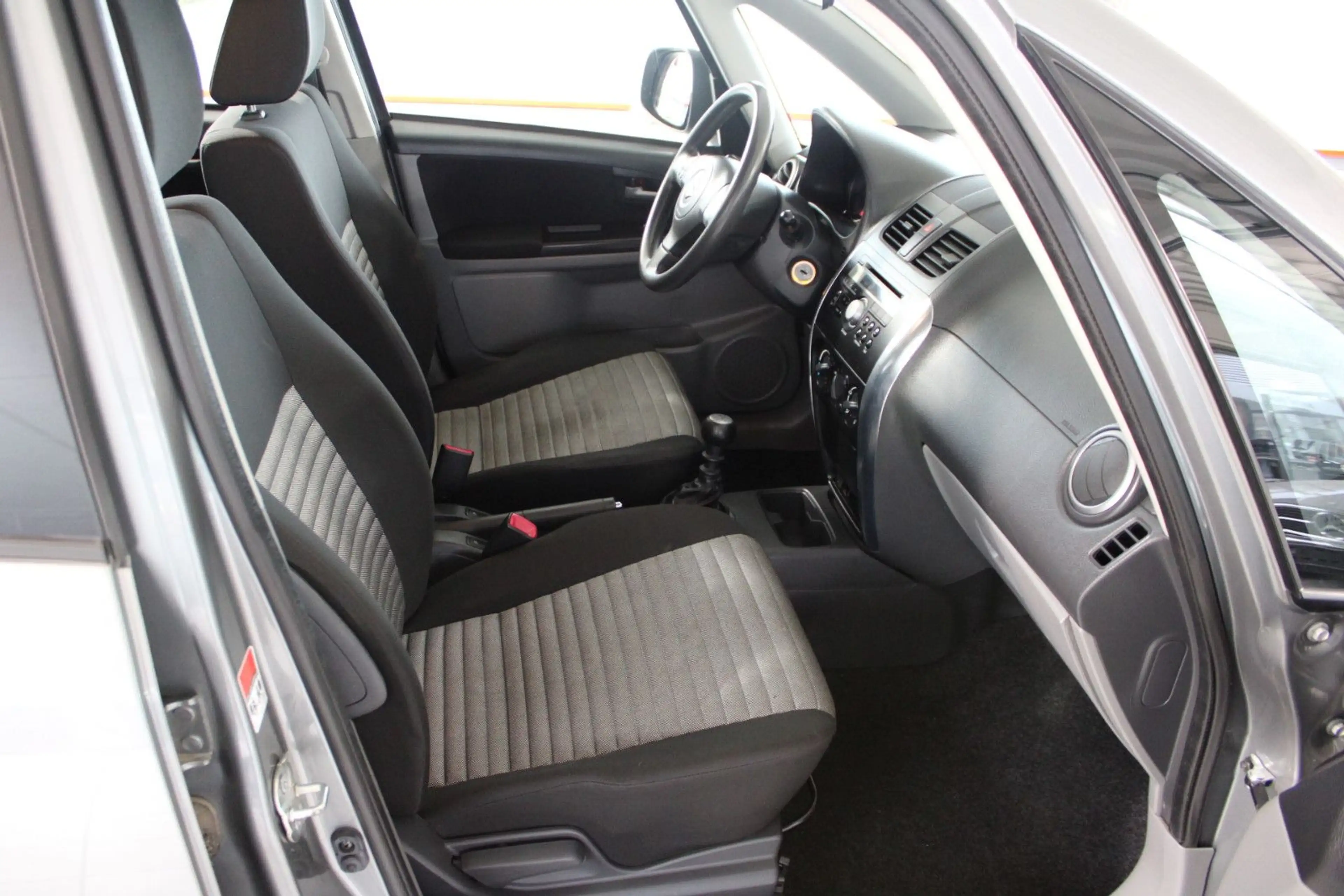 Suzuki SX4 2.0 DDiS 4x4/Klima/SitzHz./1.Hd/EU5 — photo 12