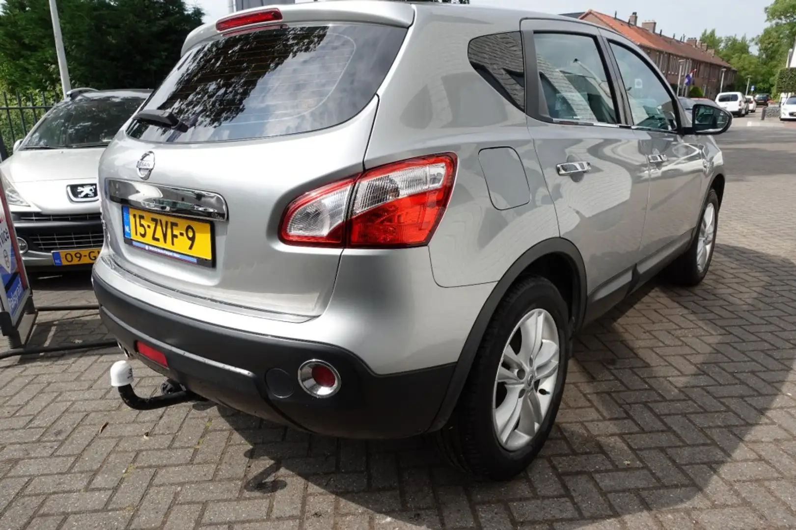 Nissan Qashqai 1.6 ACENTA Trekhaak 87.000 km ! Grijs - 2