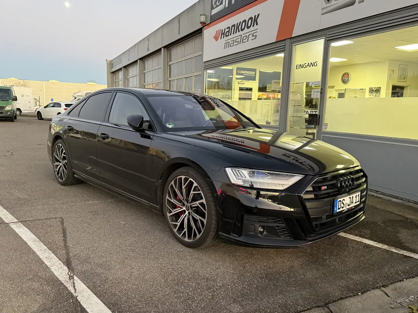 Audi S8 megavoll Nacht AHK B&O Advance Pano Softcl UPE 187 Schwarz - 1