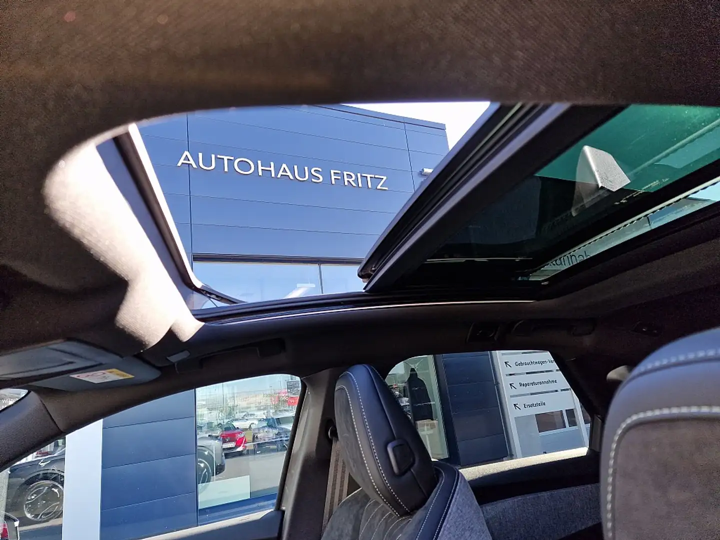 Peugeot 3008 Dual-Elektromotor "Launch Edition" 325 AWD "sof... Schwarz - 2