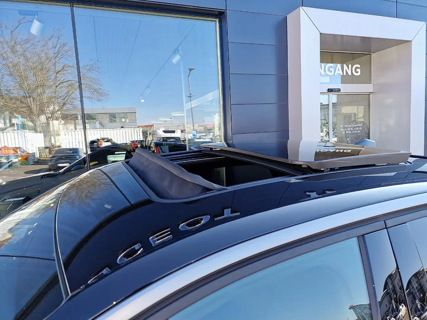 Peugeot 3008 Dual-Elektromotor "Launch Edition" 325 AWD "sof... Schwarz - 1