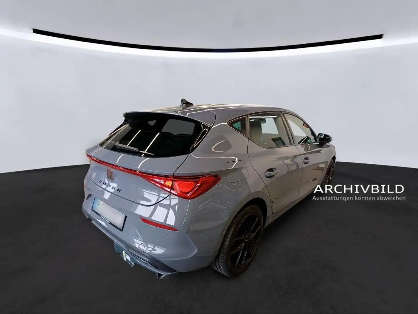 CUPRA Leon DSG NAVI VIRT LEDER ACC DCC KAM SHZ CARP Gris - 2