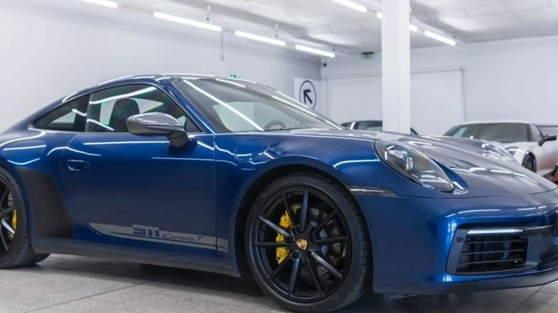 Porsche 911 Carrera T Blue - 2