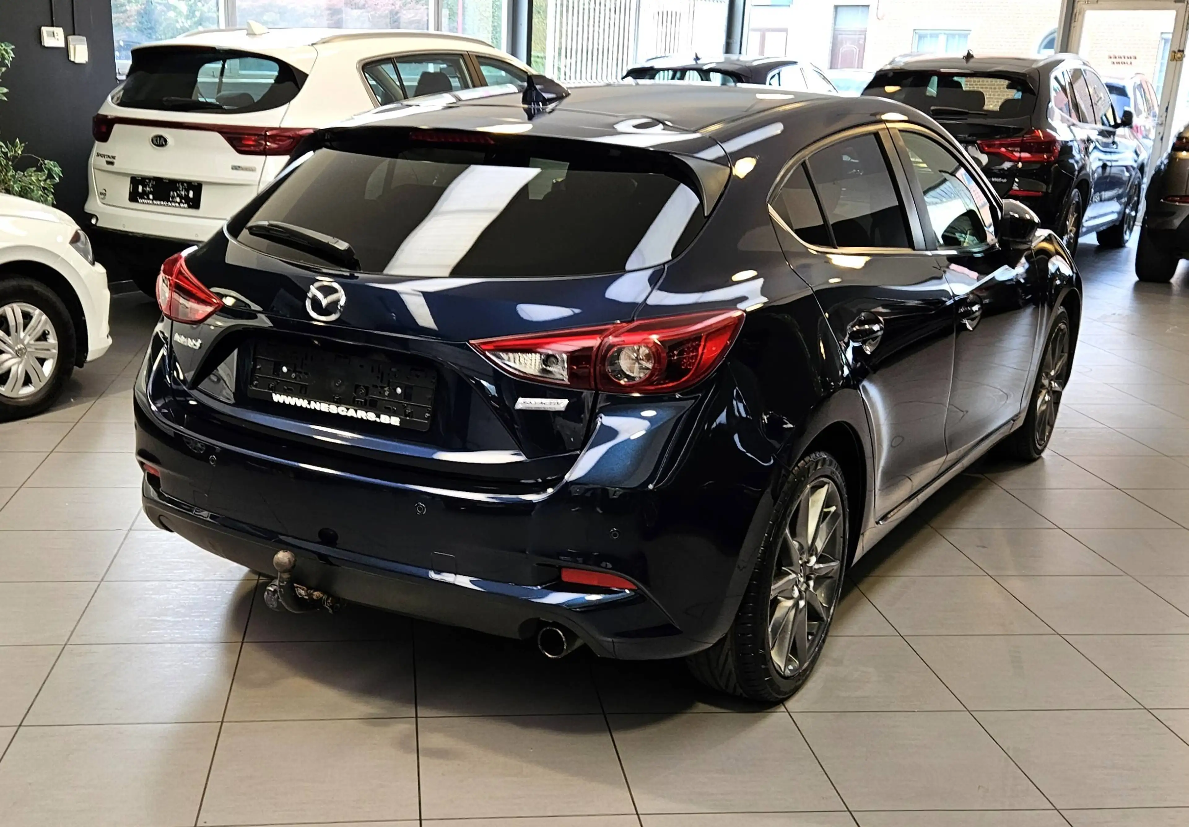 Mazda 3 3 1.5i SKYDRIVE PLAY EDITION,GPS,CAMERA,PHARES LED,GARANTIE 1 AN — photo 4