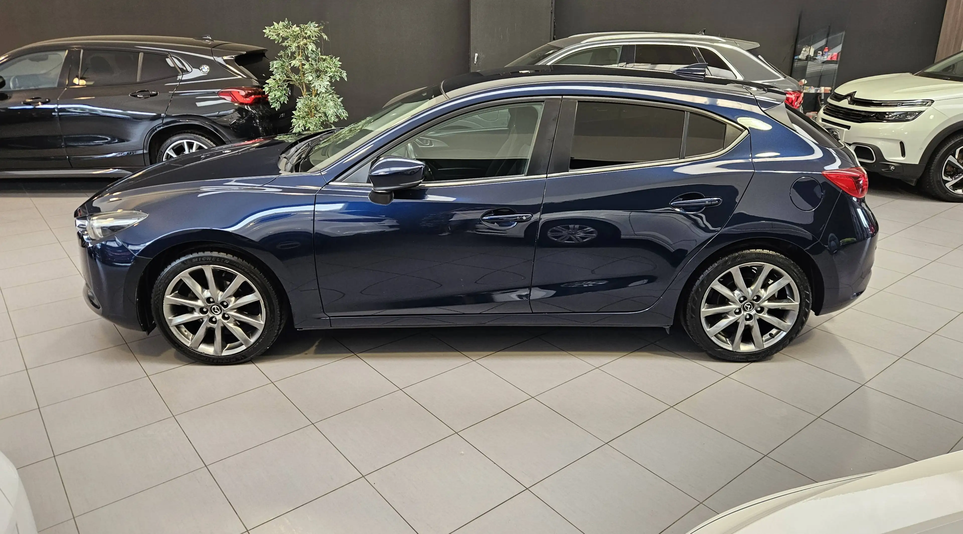 Mazda 3 3 1.5i SKYDRIVE PLAY EDITION,GPS,CAMERA,PHARES LED,GARANTIE 1 AN — photo 7
