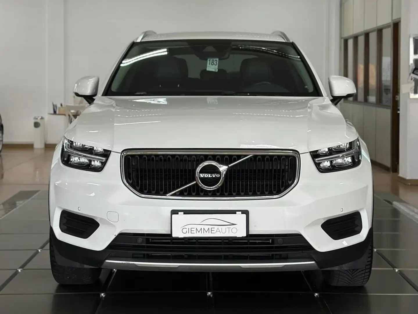 Volvo XC40 XC40 2.0 d3 R-design awd geartronic Wit - 2